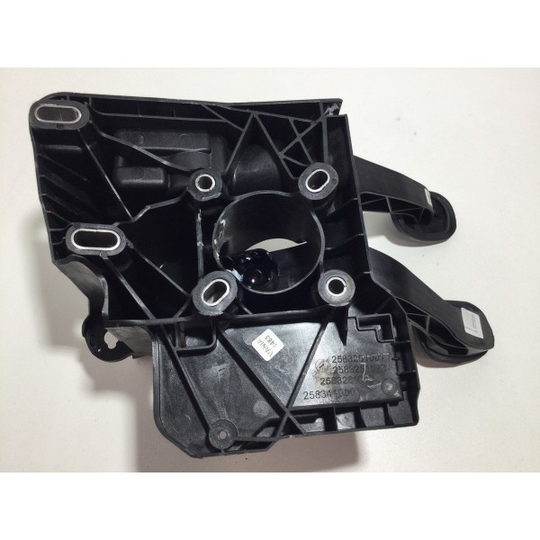 Pedal Embreagem Freio Pedaleira Fiat Mobi Like 2017