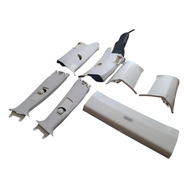 Moldura Lateral Coluna Discovery 3 Tdv6 2005 2009 Detalhe