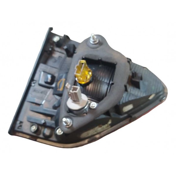 Lanterna Tampa Traseira Direito Volkswagen Fox 2016 Direito/passageiro Vermelho